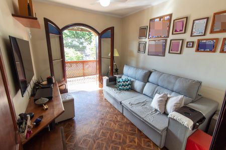 Casa à venda com 465m², 4 quartos e 6 vagas Casa à venda com 465m², 4 quartos e 6 vagasSALA DE TV