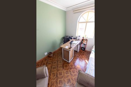 Casa à venda com 465m², 4 quartos e 6 vagas Casa à venda com 465m², 4 quartos e 6 vagasESCRITÓRIO PISO INFERIOR