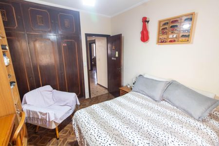 Casa à venda com 465m², 4 quartos e 6 vagas Casa à venda com 465m², 4 quartos e 6 vagasQUARTO 1