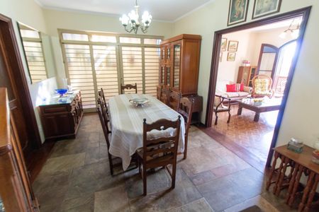 Casa à venda com 465m², 4 quartos e 6 vagas Casa à venda com 465m², 4 quartos e 6 vagasSALA DE JANTAR