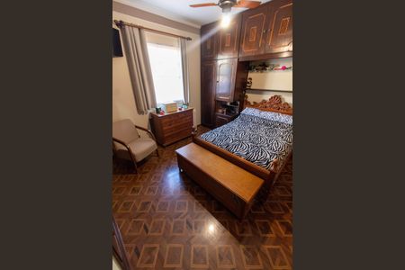 Casa à venda com 465m², 4 quartos e 6 vagas Casa à venda com 465m², 4 quartos e 6 vagasSUITE