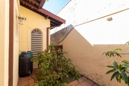 Casa à venda com 465m², 4 quartos e 6 vagas Casa à venda com 465m², 4 quartos e 6 vagasÁREA DE LUZ