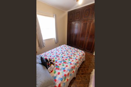 Casa à venda com 465m², 4 quartos e 6 vagas Casa à venda com 465m², 4 quartos e 6 vagasQUARTO 2