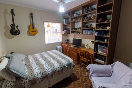 Casa à venda com 465m², 4 quartos e 6 vagas Casa à venda com 465m², 4 quartos e 6 vagasQUARTO 1