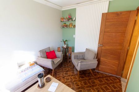 Casa à venda com 465m², 4 quartos e 6 vagas Casa à venda com 465m², 4 quartos e 6 vagasESCRITÓRIO PISO INFERIOR