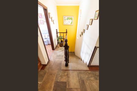 Casa à venda com 465m², 4 quartos e 6 vagas Casa à venda com 465m², 4 quartos e 6 vagasESCADAS ACESSO