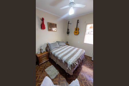 Casa à venda com 465m², 4 quartos e 6 vagas Casa à venda com 465m², 4 quartos e 6 vagasQUARTO 1