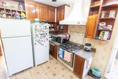 Casa à venda com 465m², 4 quartos e 6 vagas Casa à venda com 465m², 4 quartos e 6 vagasCOZINHA