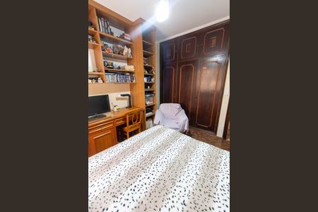 Casa à venda com 465m², 4 quartos e 6 vagas Casa à venda com 465m², 4 quartos e 6 vagasQUARTO 1