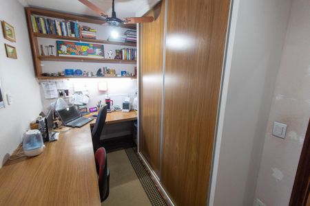 Casa à venda com 465m², 4 quartos e 6 vagas Casa à venda com 465m², 4 quartos e 6 vagasQUARTO 4