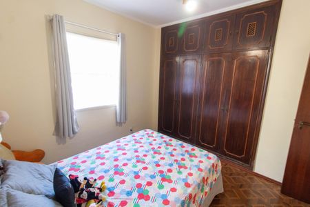 Casa à venda com 465m², 4 quartos e 6 vagas Casa à venda com 465m², 4 quartos e 6 vagasQUARTO 2