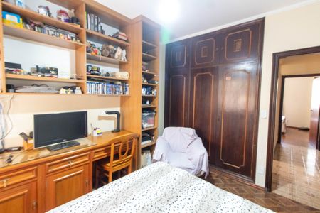 Casa à venda com 465m², 4 quartos e 6 vagas Casa à venda com 465m², 4 quartos e 6 vagasQUARTO 1