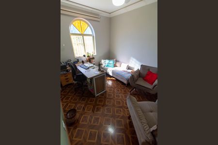 Casa à venda com 465m², 4 quartos e 6 vagas Casa à venda com 465m², 4 quartos e 6 vagasESCRITÓRIO PISO INFERIOR