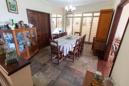 Casa à venda com 465m², 4 quartos e 6 vagas Casa à venda com 465m², 4 quartos e 6 vagasSALA DE JANTAR