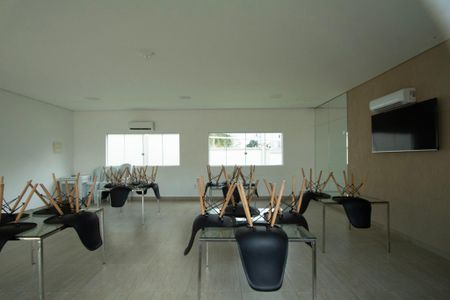 Apartamento para alugar com 42m², 2 quartos e 1 vagaÁrea comum - Salão de festas