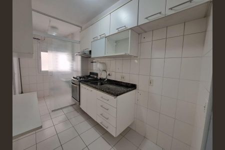 Cozinha de apartamento para alugar com 2 quartos, 50m² em Presidente Altino, Osasco