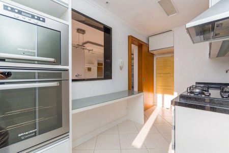 Cozinha  de apartamento para alugar com 3 quartos, 108m² em Passo d’Areia, Porto Alegre
