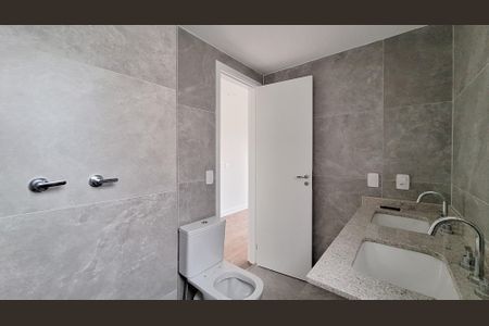 Apartamento à venda com 98m², 3 quartos e 1 vaga Apartamento à venda com 98m², 3 quartos e 1 vagaBanheiro da Suíte