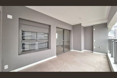 Apartamento à venda com 98m², 3 quartos e 1 vaga Apartamento à venda com 98m², 3 quartos e 1 vagaVaranda