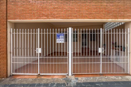 Casa para alugar com 195m², 3 quartos e 2 vagas Casa para alugar com 195m², 3 quartos e 2 vagasFachada