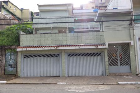 Casa à venda com 156m², 3 quartos e 3 vagasFachada