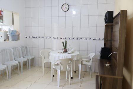 Casa à venda com 156m², 3 quartos e 3 vagasSala 1