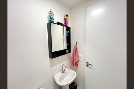 Banheiro de apartamento à venda com 2 quartos, 36m² em Vila das Bandeiras, Guarulhos