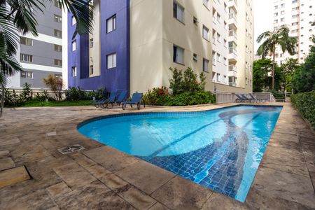 Apartamento à venda com 49m², 2 quartos e 1 vaga Apartamento à venda com 49m², 2 quartos e 1 vagaÁrea comum - Piscina