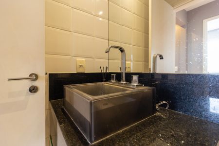 Apartamento à venda com 49m², 2 quartos e 1 vaga Apartamento à venda com 49m², 2 quartos e 1 vagaBanheiro