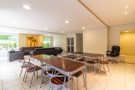 Apartamento à venda com 49m², 2 quartos e 1 vaga Apartamento à venda com 49m², 2 quartos e 1 vagaÁrea comum - Salão de festas