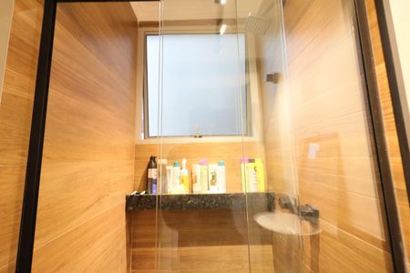 Banheiro de apartamento à venda com 2 quartos, 40m² em São Pedro, Osasco