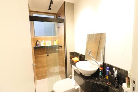 Banheiro de apartamento à venda com 2 quartos, 40m² em São Pedro, Osasco