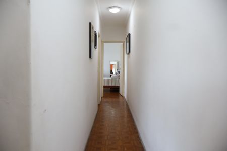 Casa para alugar com 180m², 3 quartos e 2 vagasCorredor 