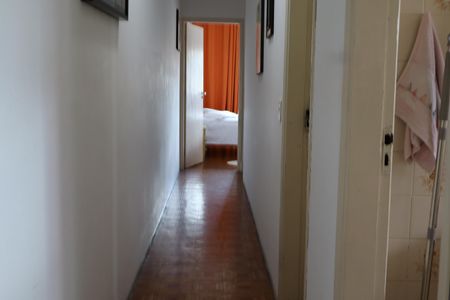 Casa para alugar com 180m², 3 quartos e 2 vagasCorredor 