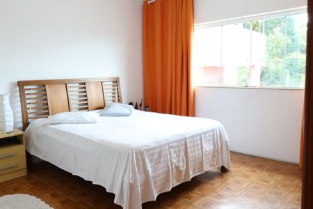 Casa para alugar com 180m², 3 quartos e 2 vagasSuíte