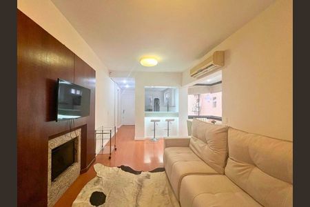 Sala  de apartamento para alugar com 2 quartos, 84m² em Bela Vista, Porto Alegre
