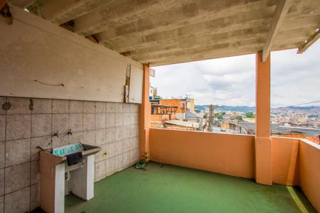 Varanda do quarto/Área de serviço de casa para alugar com 2 quartos, 100m² em Vila Suíça, Santo André