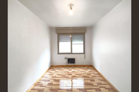 Sala  de apartamento para alugar com 2 quartos, 74m² em São Sebastião, Porto Alegre