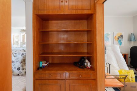 Apartamento para alugar com 82m², 2 quartos e 1 vaga Apartamento para alugar com 82m², 2 quartos e 1 vagaArmário Corredor