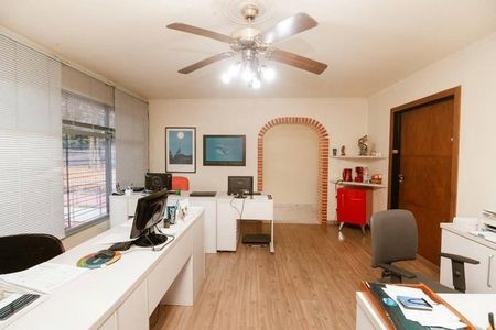 Casa para alugar com 580m², 4 quartos e 6 vagasQuarto 4 