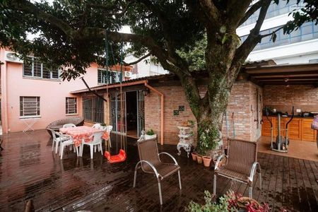 Casa para alugar com 580m², 4 quartos e 6 vagasÁrea Externa 