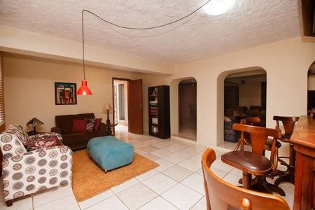 Sala  de casa para alugar com 4 quartos, 580m² em Menino Deus, Porto Alegre