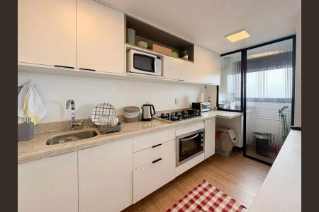 Cozinha  de apartamento para alugar com 1 quarto, 44m² em Passo d’Areia, Porto Alegre