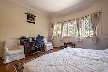 Casa à venda com 400m², 4 quartos e 4 vagas Casa à venda com 400m², 4 quartos e 4 vagasSuíte 1