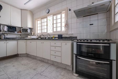 Casa à venda com 400m², 4 quartos e 4 vagas Casa à venda com 400m², 4 quartos e 4 vagasCozinha