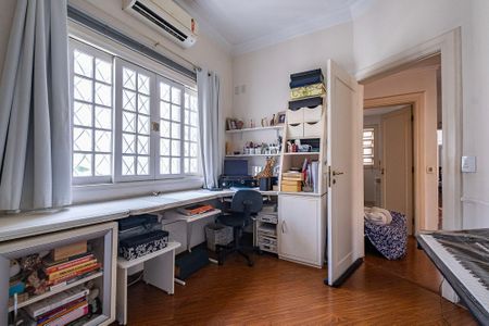 Casa à venda com 400m², 4 quartos e 4 vagas Casa à venda com 400m², 4 quartos e 4 vagasQuarto 4