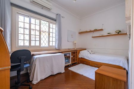 Casa à venda com 400m², 4 quartos e 4 vagas Casa à venda com 400m², 4 quartos e 4 vagasQuarto 3