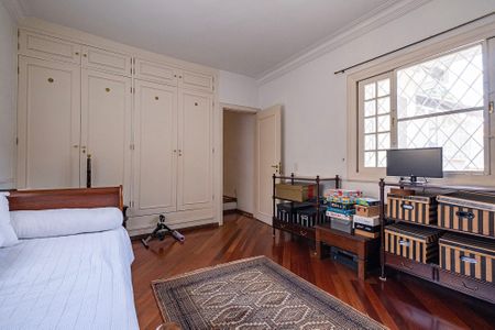 Casa à venda com 400m², 4 quartos e 4 vagas Casa à venda com 400m², 4 quartos e 4 vagasSuíte 2