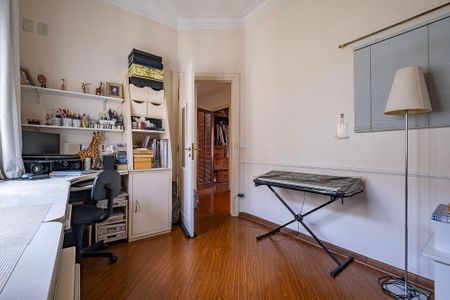 Casa à venda com 400m², 4 quartos e 4 vagas Casa à venda com 400m², 4 quartos e 4 vagasQuarto 4