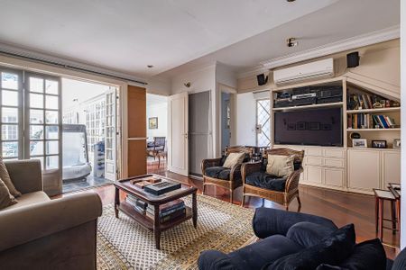 Casa à venda com 400m², 4 quartos e 4 vagas Casa à venda com 400m², 4 quartos e 4 vagasSala 3